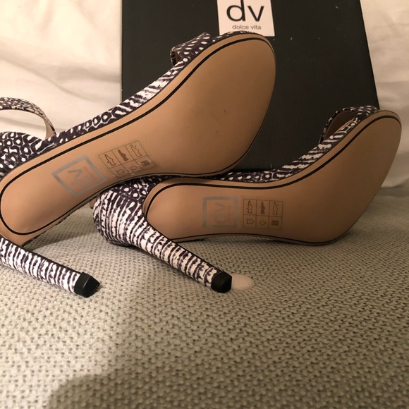 Dolce Vita Berkeley snake print high heel shoe - Picture 5 of 7